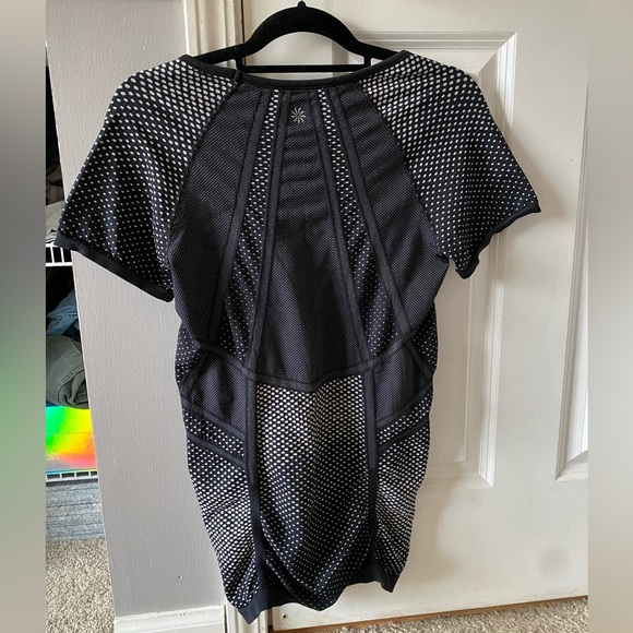 Athleta Short sleeve Shirt - Picture 3 of 4